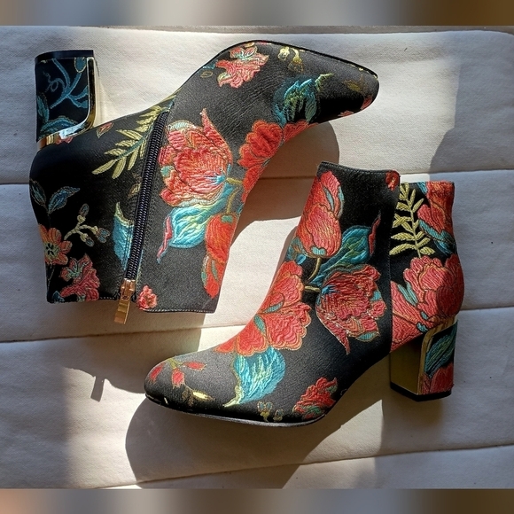 J.Renee Shoes - J Renee Floral Embroidered Ankle Boots_10W